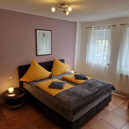 Weingut U. Gaestehaus Becker Platten Bagian luar foto